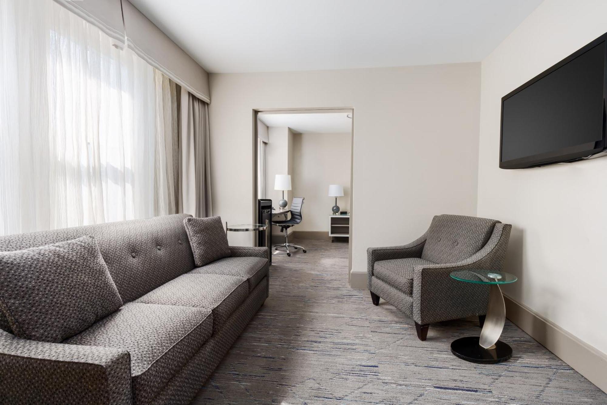 Holiday Inn Express Chicago - Magnificent Mile By Ihg Exterior photo