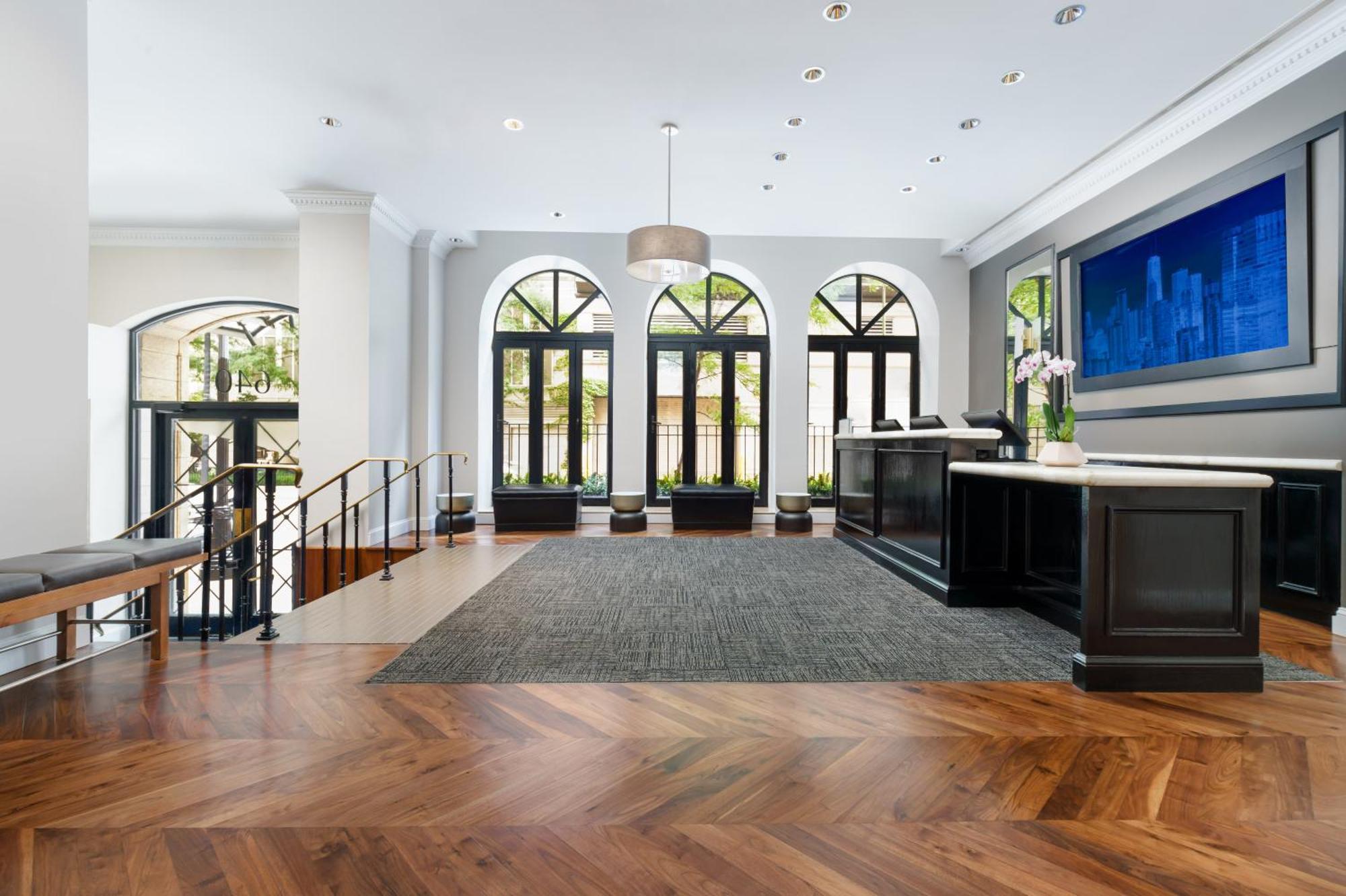 Holiday Inn Express Chicago - Magnificent Mile By Ihg Exterior photo