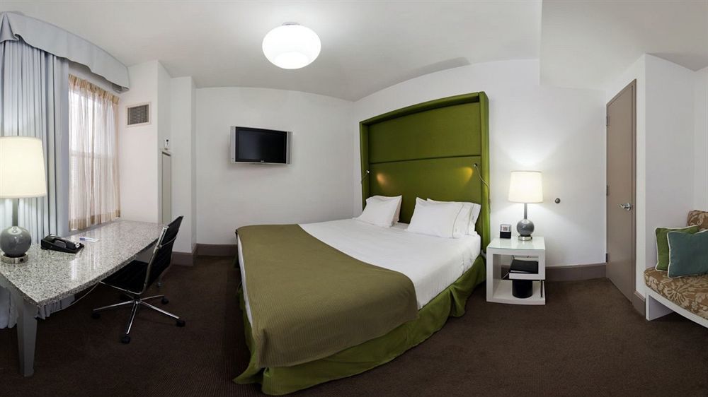 Holiday Inn Express Chicago - Magnificent Mile By Ihg Exterior photo