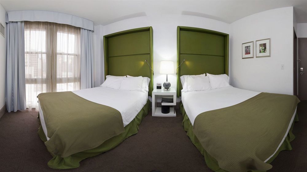 Holiday Inn Express Chicago - Magnificent Mile By Ihg Exterior photo
